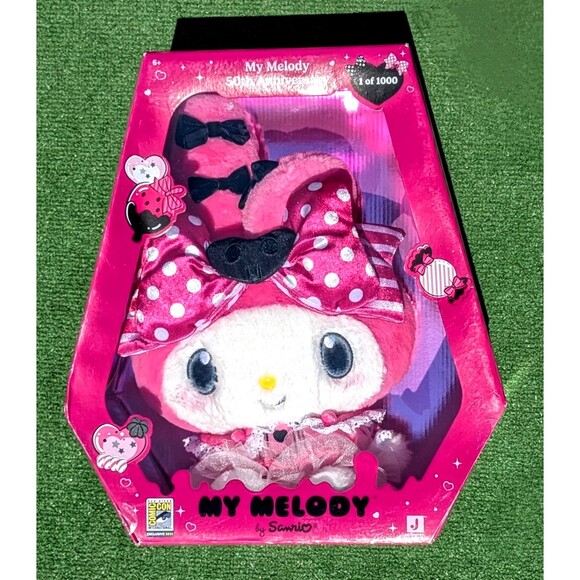 2025 SDCC My Melody 50th Anniversary Hello Kitty 12" Plush LE 1000 Jazwares NIB - Picture 3 of 5